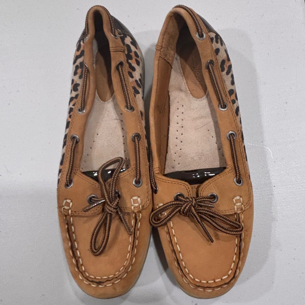 LEOPARD PRINT DECK SHOES